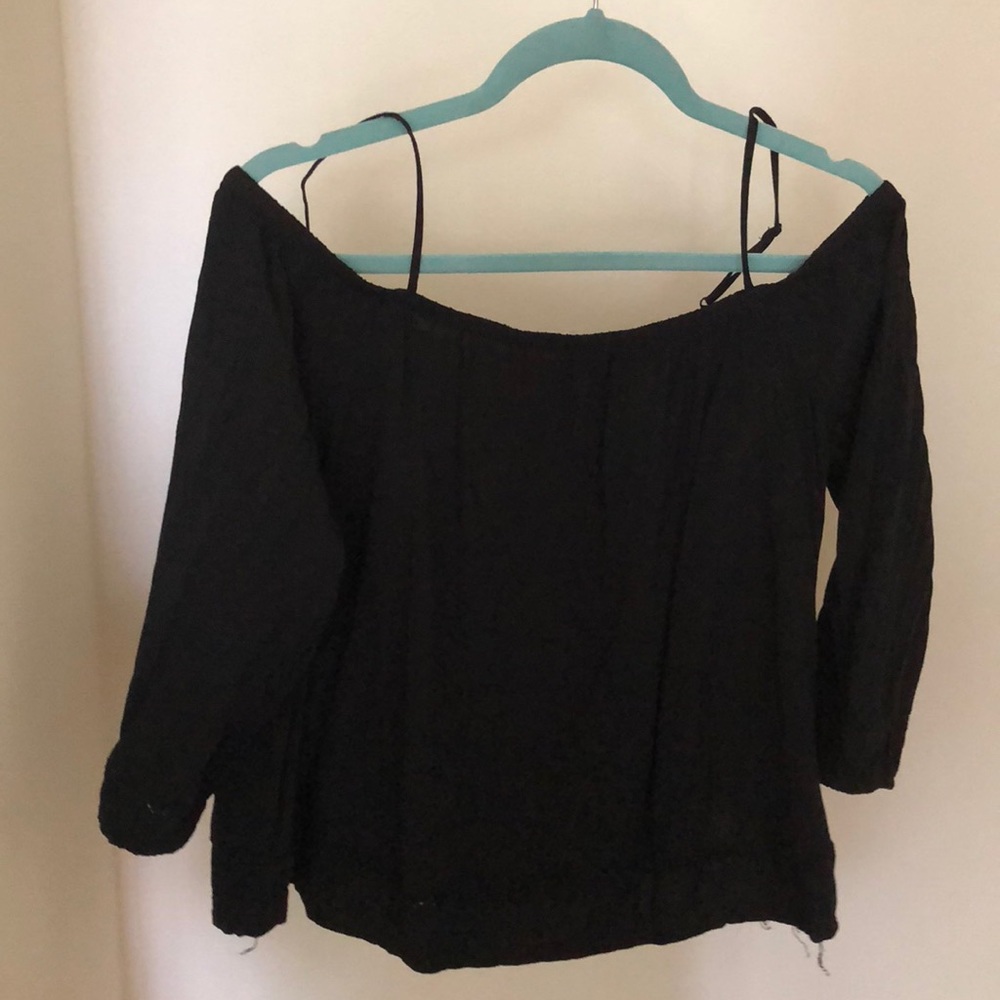 Black Off the shoulder top